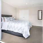 Central Manukau Escape