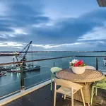 Princes Wharf\'S Truly Stunning North-West Loft