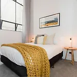 Anzac North Loft - 4 Bedrooms & 2 Free Car Parks