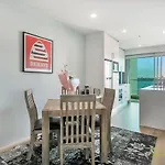 Qv Comfortable Waterfront Apartment - 848