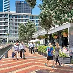 Qv Deluxe Waterfront Apartment - 799
