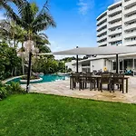 One Bedroom Apartment - Pool, Gym & Tennis Courts!