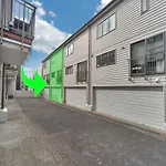 Qv Modern 3 Level Sunny Townhouse