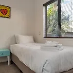 Qv Modern 3 Level Sunny Townhouse