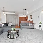 Chic 1 Bedroom Princess Wharf Apartment W/ Ac