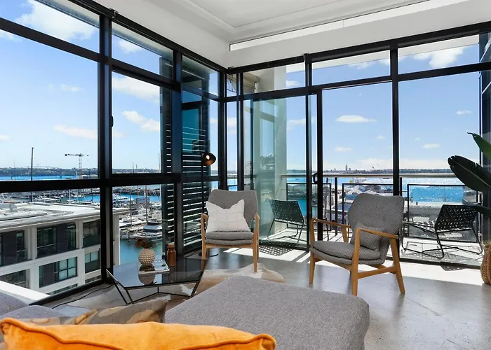 Sun-Soaked Luxury Penthouse On Viaduct Waterfront