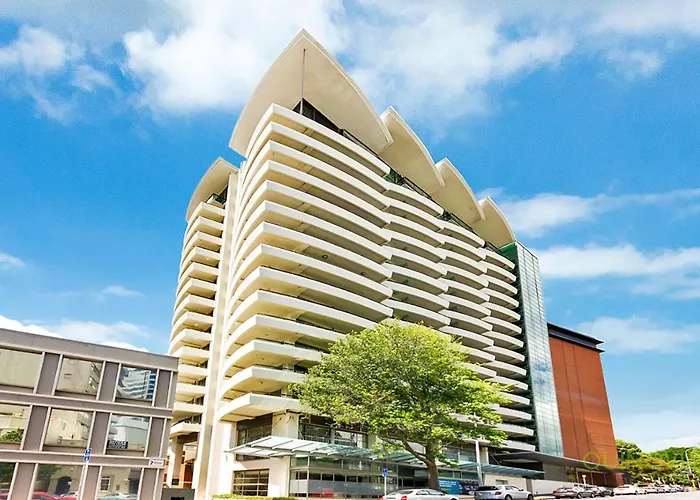 Qv Central Upscale Apt In A Hotel Building-929