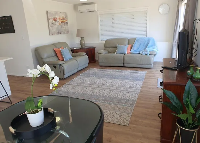 Private 2 Bedroom Apartment Castor Bay Auckland