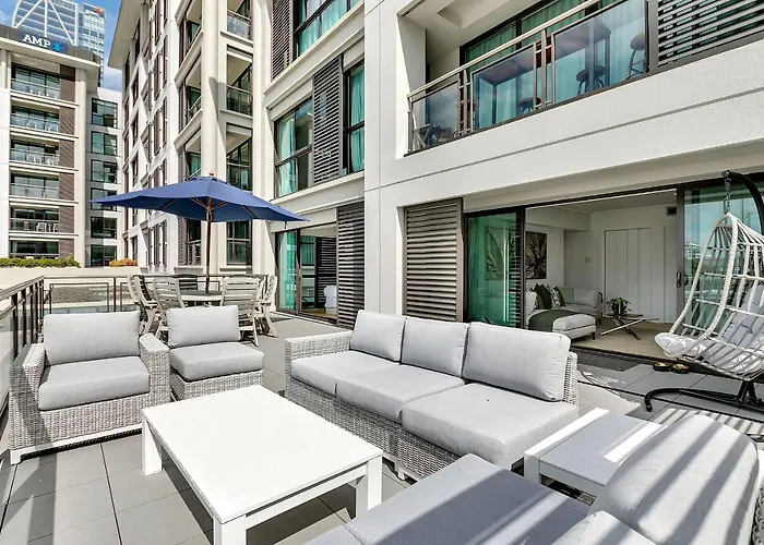 Ultimate Outdoor-Living Urban Getaway! 1 Carpark