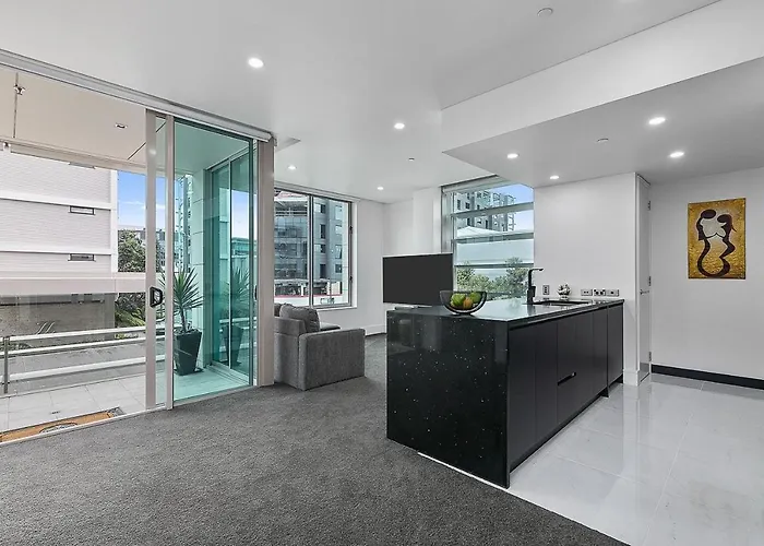 Qv Upscale Modern Viaduct Apt With Parking - 965