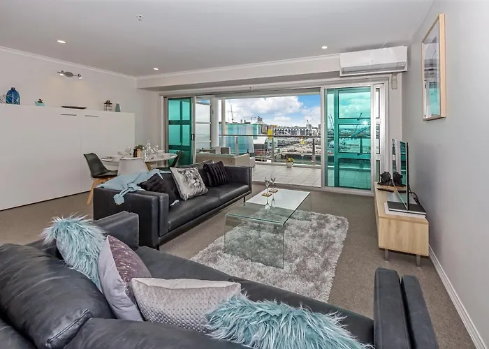 Qv Elegant Modern Apt With Water View - 982