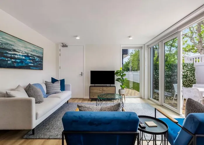 Cove Hideaway Is In A Great Location