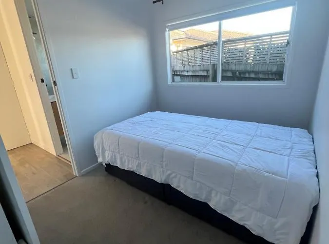 Orewa Homestay Rooms