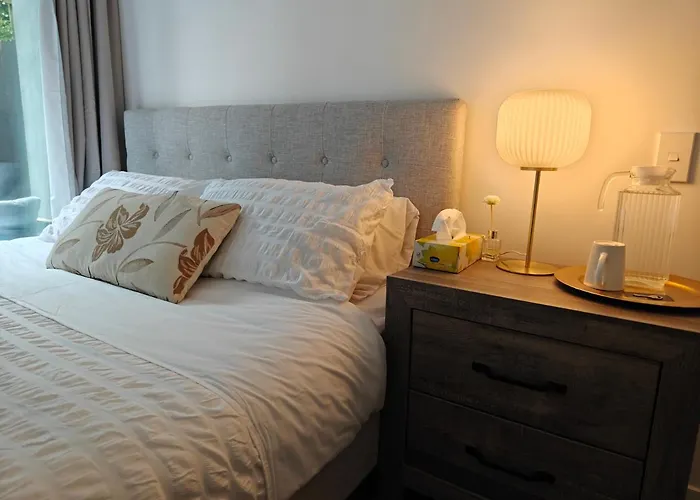 Private Room With Ensuite & Garden Epsom