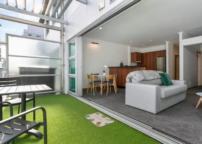 Luxury Hideaway On Princes Wharf