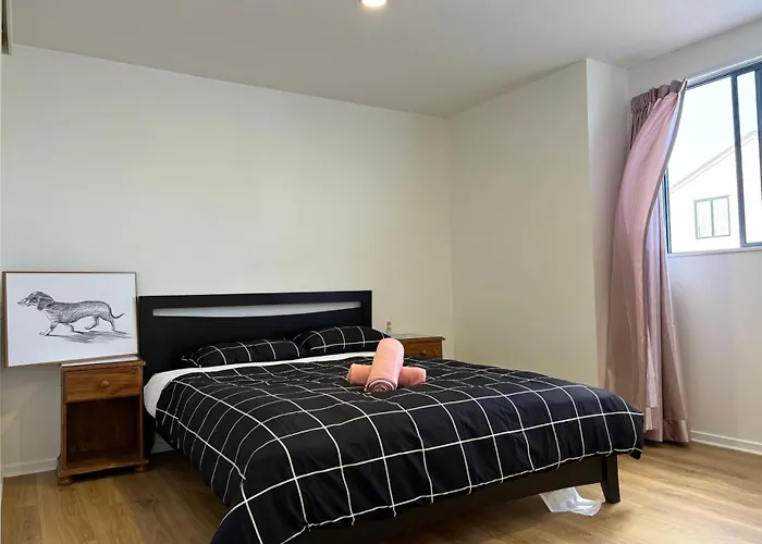 New Lynn Tidy House