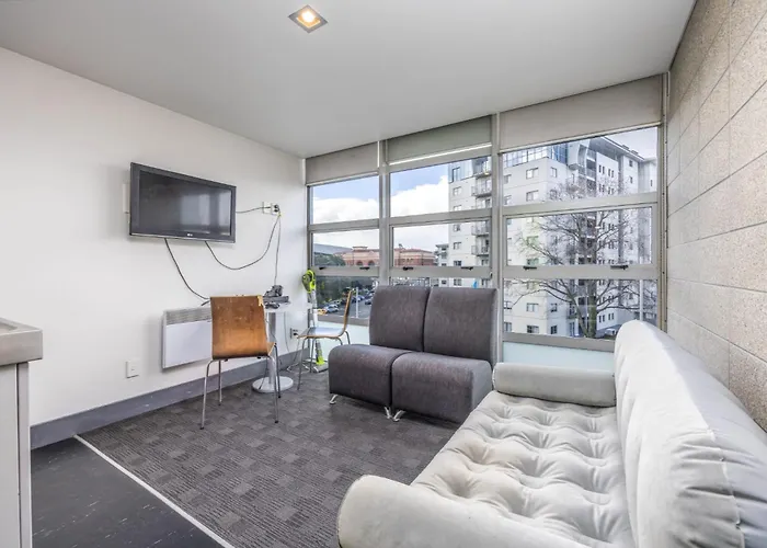 Auckland Single