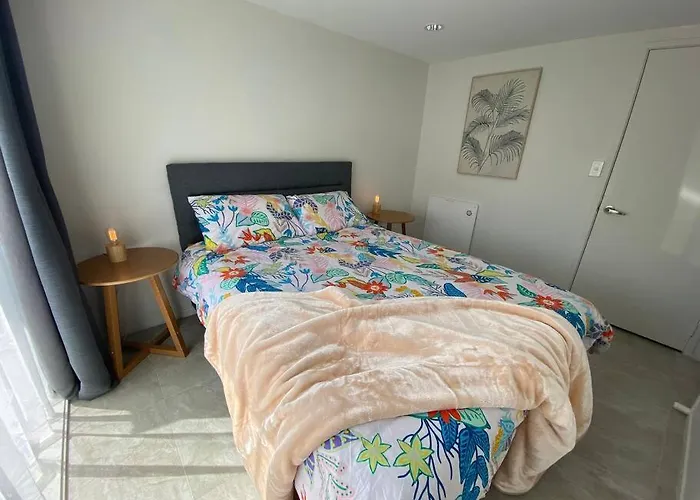Cosy 2 Bedroom Unit In Howick Close To Bus And Supermarket