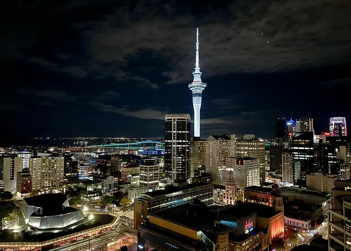 Amazing Skytower View 2 Bedroom 2 Bathroom Apartment