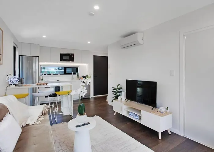 Brand New Family Home 7Km From Airport