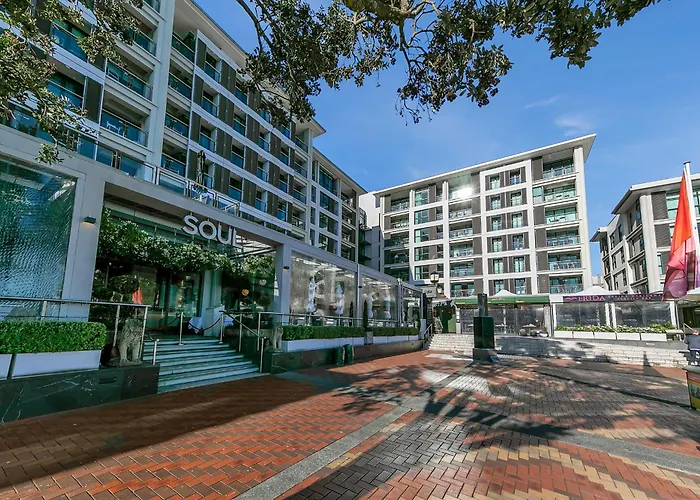 Fabulous Corner Apartment W/ Dazzling Harbour View