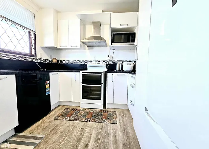 Lovely 2-Bedroom Apartment With Free Parking