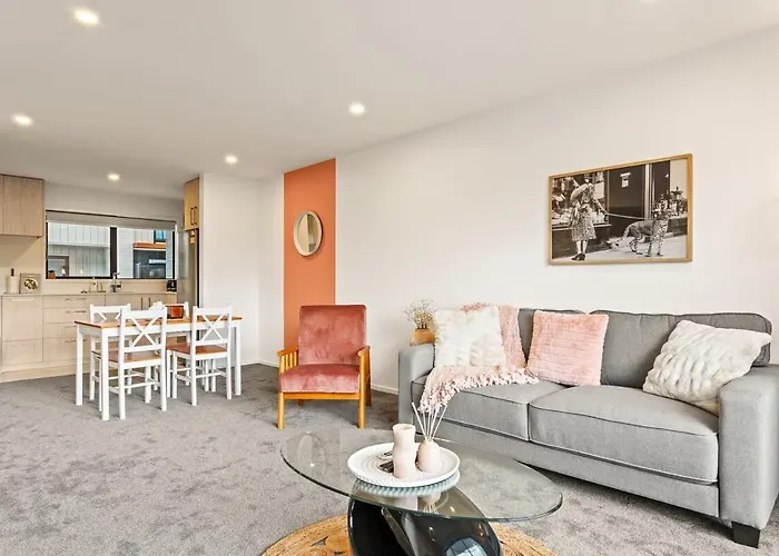 Auckland Basecamp - 2Br Crescent City Comfort