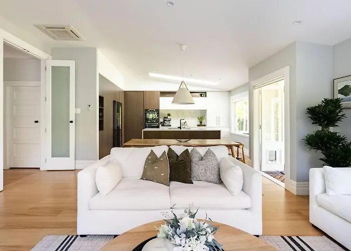 Lovely Beachside Villa In Cheltenham