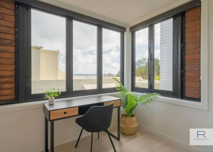 Gorgeous Orakei Home By Furnished Rentals