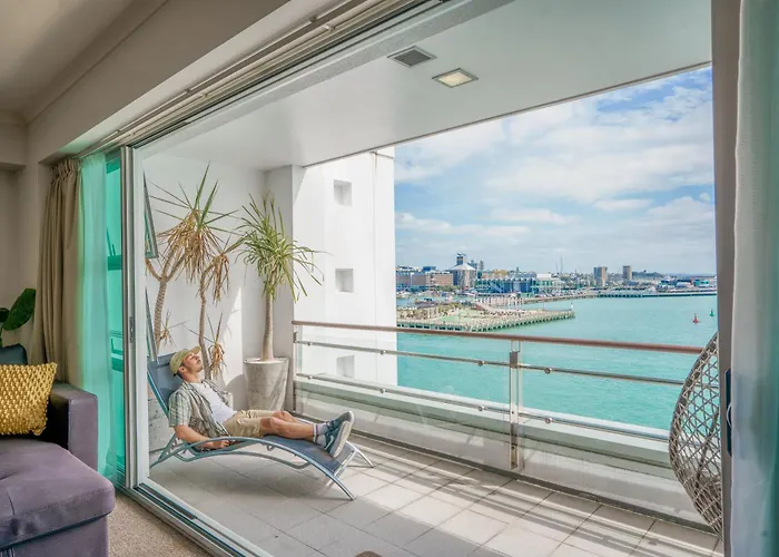 Princes Wharf - Bridge View