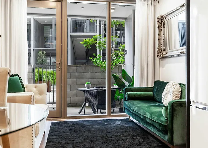 Stylish 1 Bedroom With Office Area