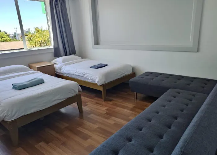 5 Beds Including 1 Double Bed, 2 Single Beds, 2 Double Sofa Beds, Suite 4, 37 Totara Avenue, New Lynn