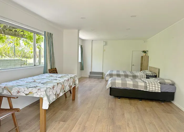 Spacious Escape In Fairview, Free Wifi, Coffee ,Tea And Parking ,Private Bathroom Near Albany Mall And Highway