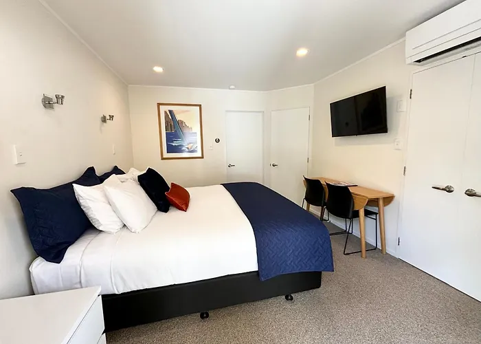 Studio Stay Narrow Neck Beach