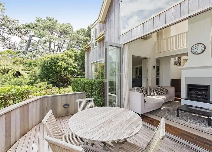 Large Family Home - 4 Bdrms - Great Location
