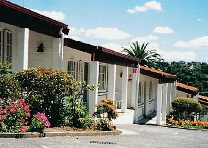 Browns Bay Olive Tree Motel & Apartment