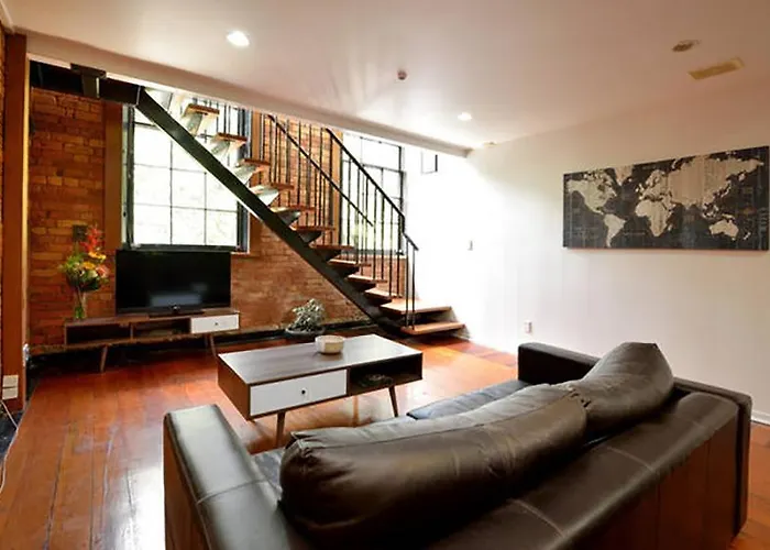 Unique Character Apartment In Heart Of Auckland City