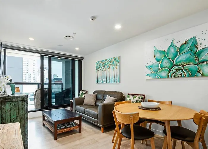 Sky Tower On Your Doorstep! Modern Two Bedroom