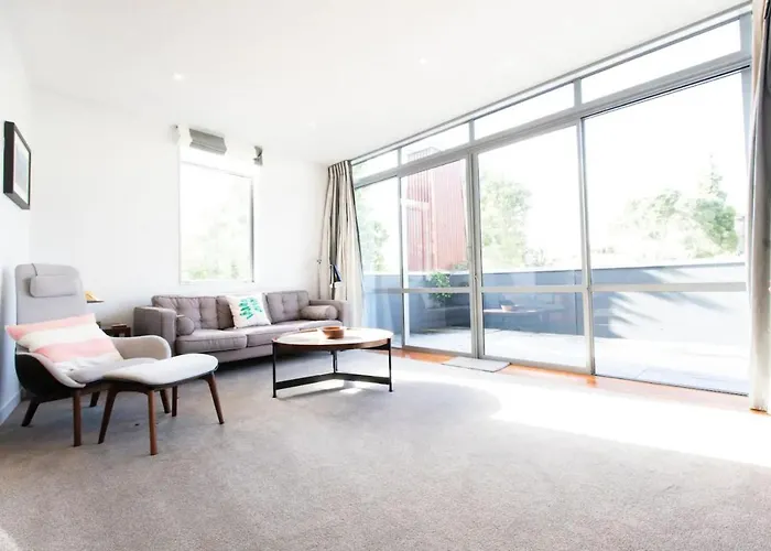 Luxury 4 Bedroom Home With Private Cinema
