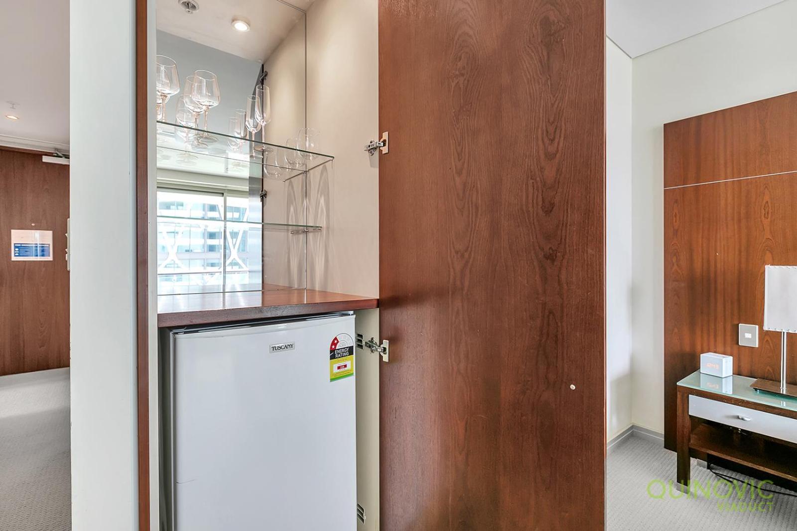 Apartment Qv Upscale In A Building-929 *