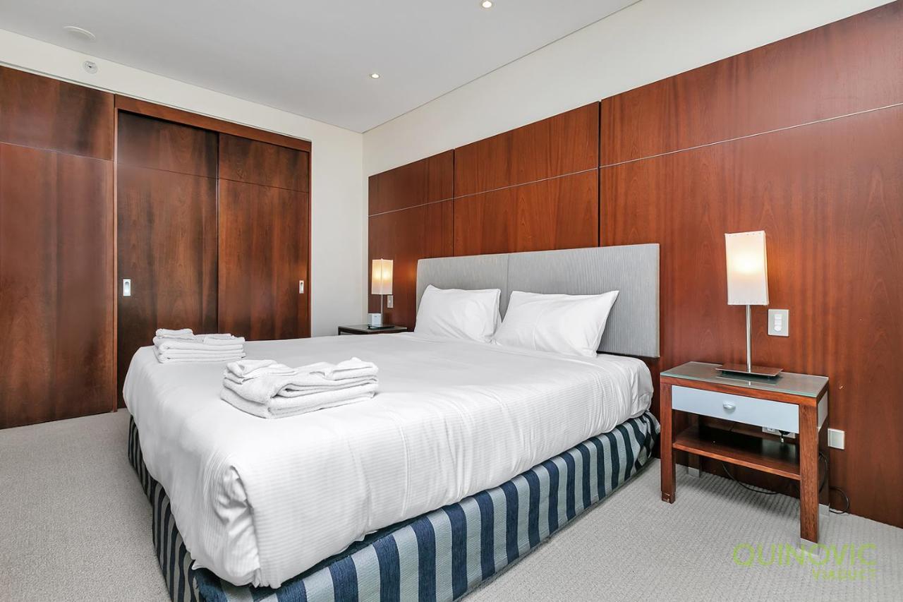 Qv Upscale In A Building-929 * Auckland