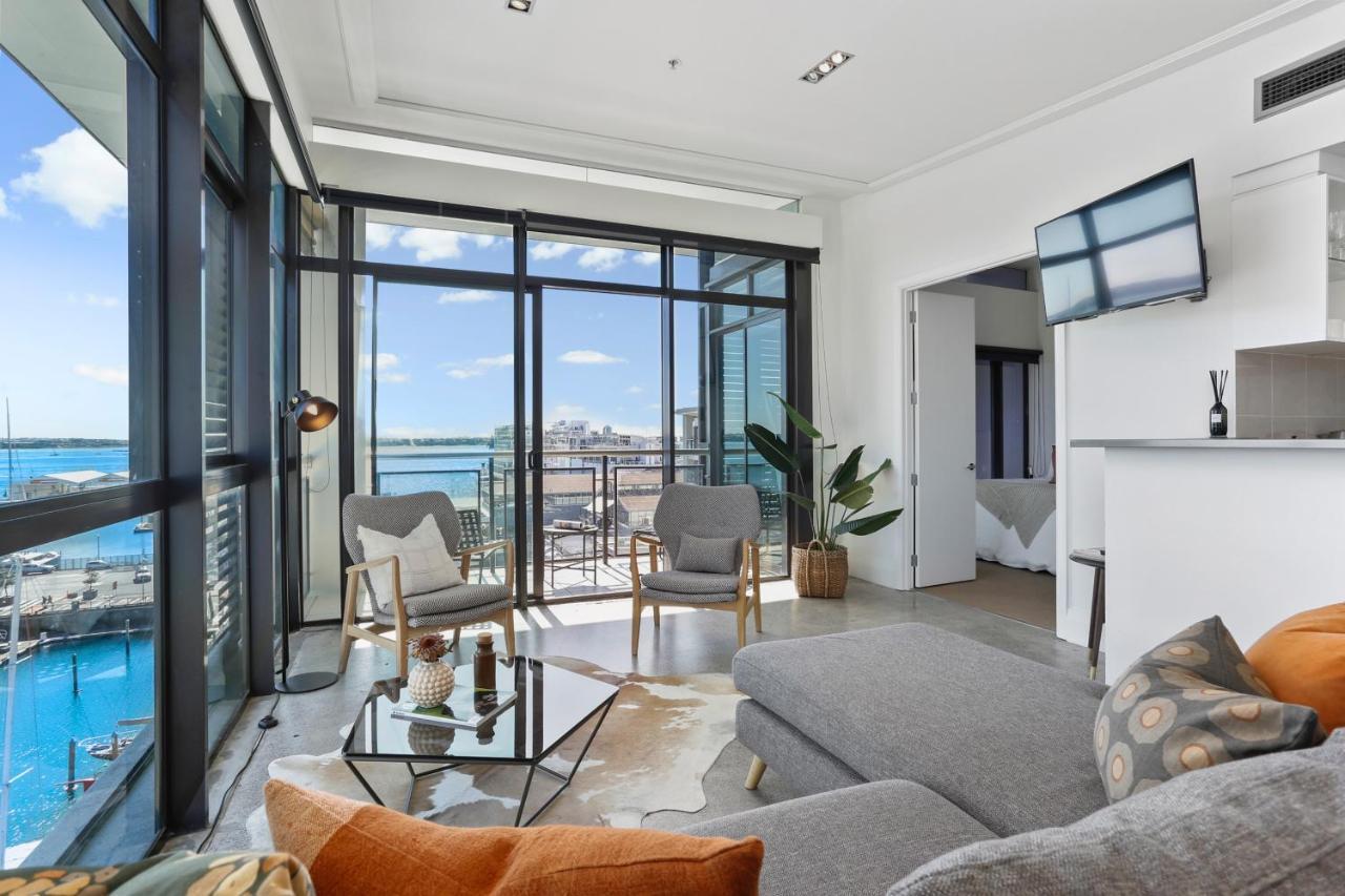 Sun-soaked Luxury Penthouse On Viaduct Waterfront *
