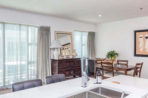 Apartment Qv Spacious On The Wharf With Wifi