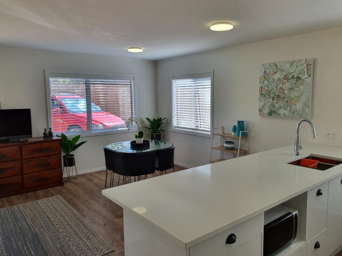 Private 2 Bedroom Castor Bay *
