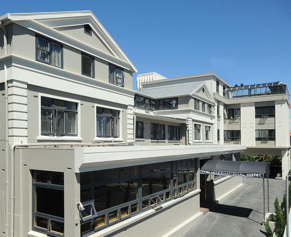 Hotel Kiwi International