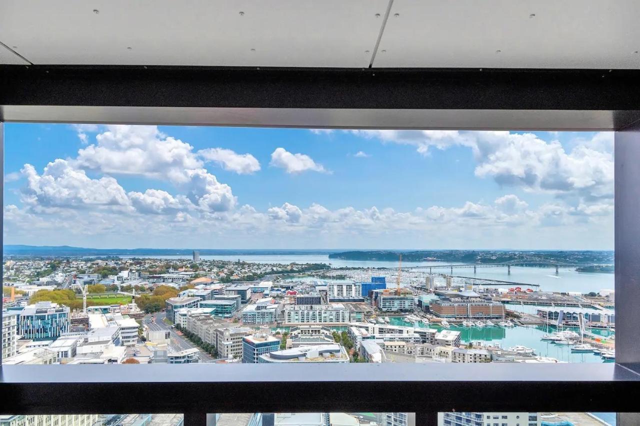 Amazing Harbour, Skytower And Rangitoto Views *