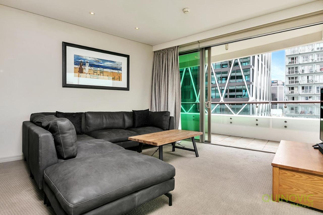 Qv Upscale In A Building-929 Apartment