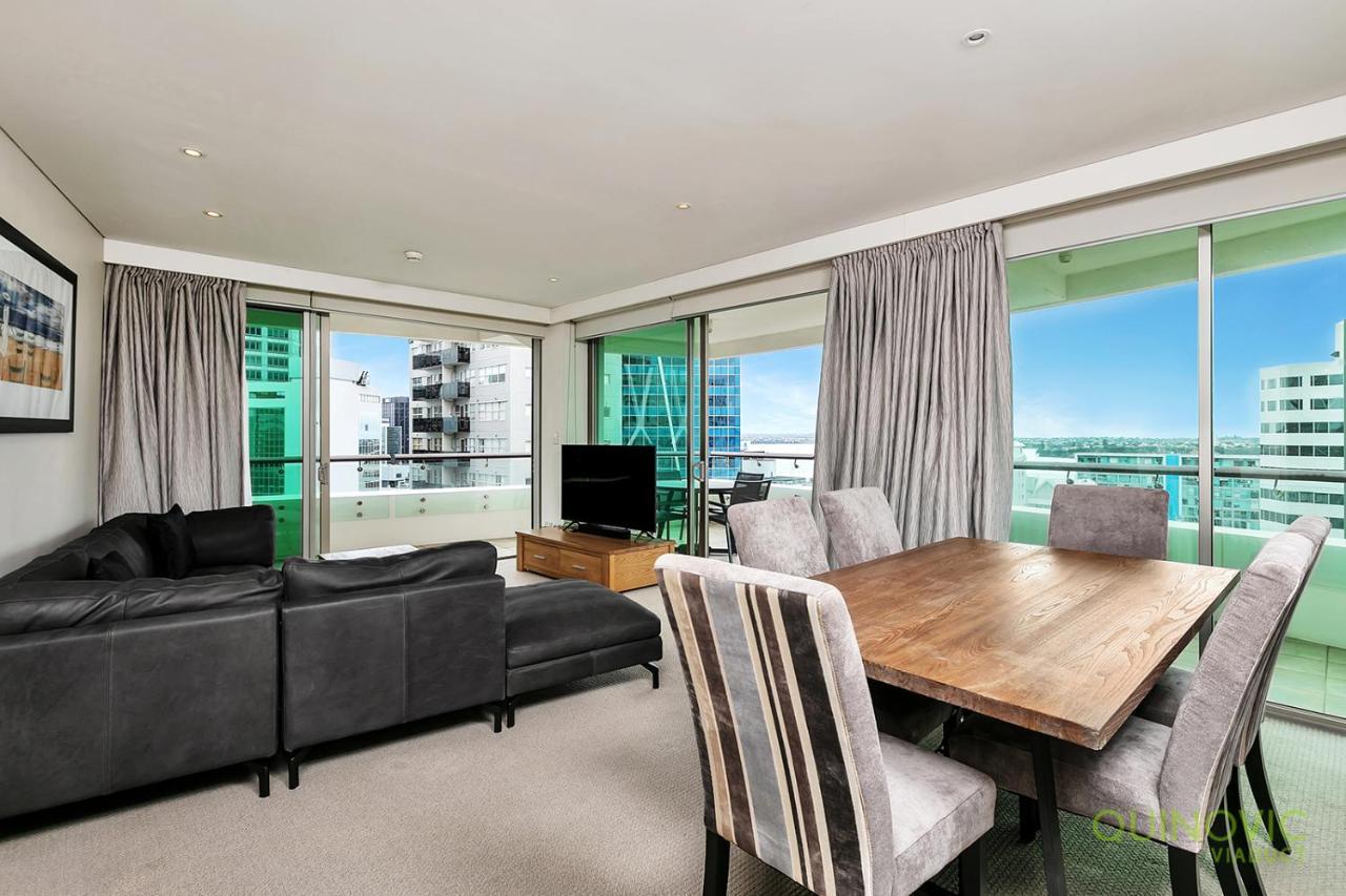 Qv Upscale In A Building-929 * Auckland