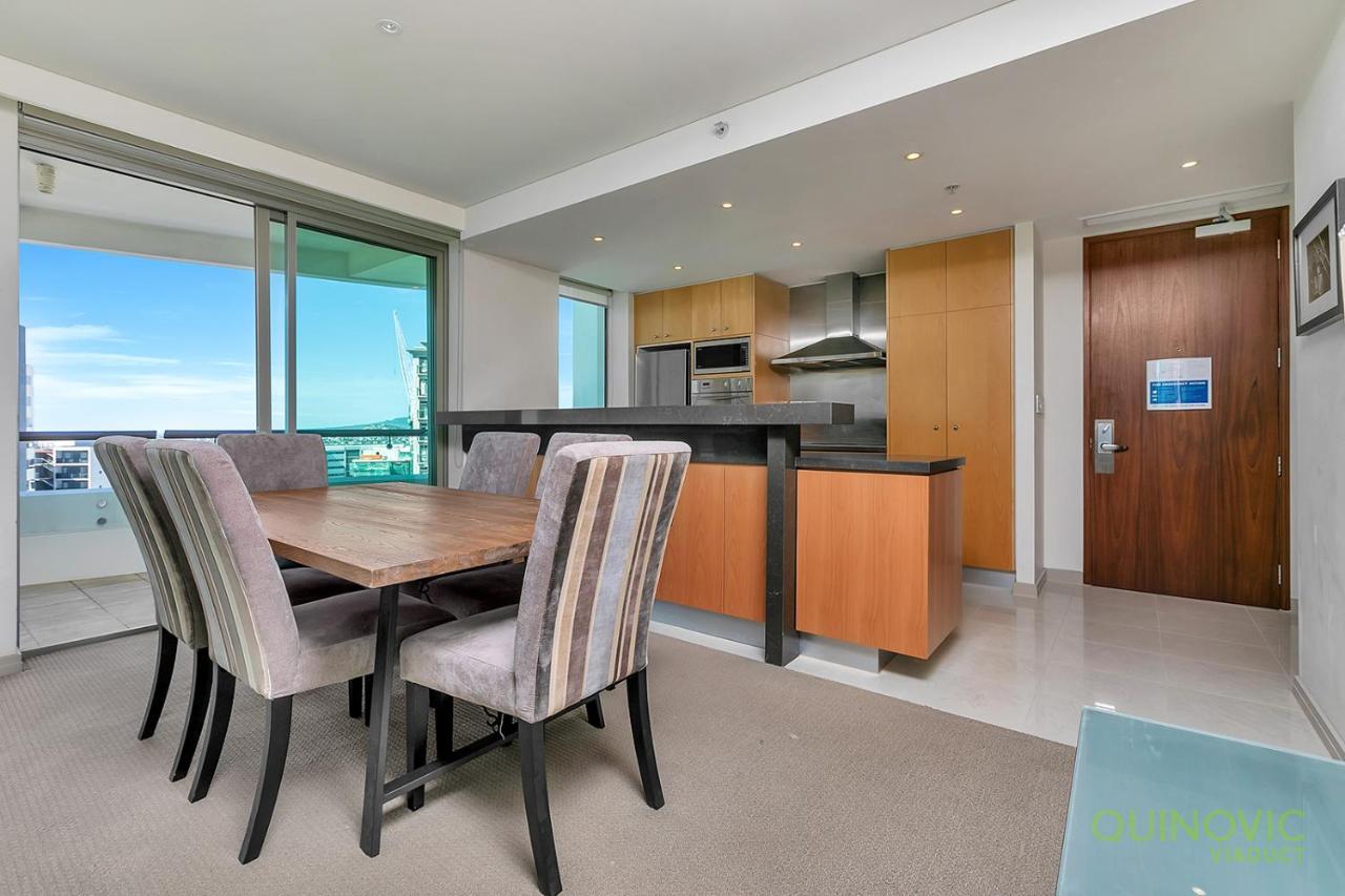 Qv Upscale In A Building-929 * Auckland