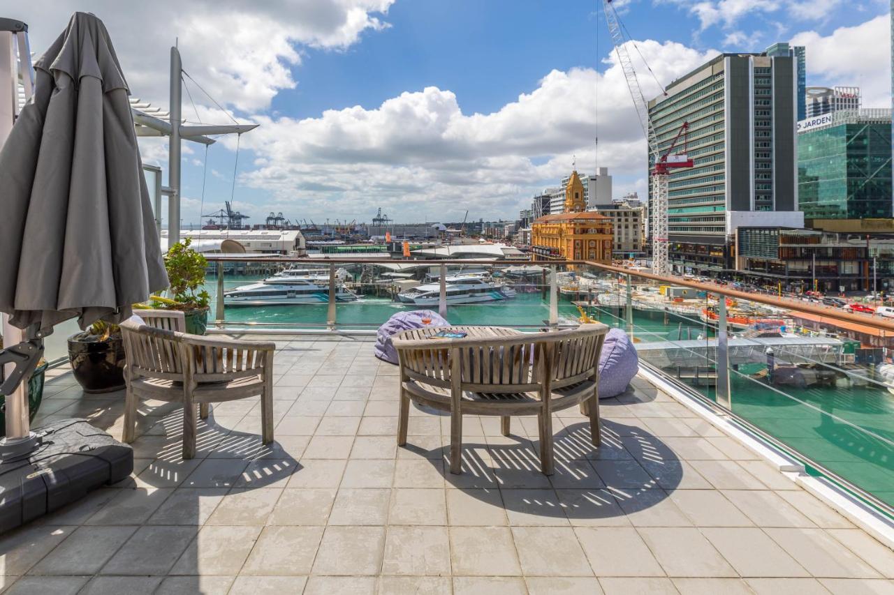 Stunning Waterfront Location With Huge Balcony! Auckland